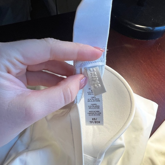 SKIMS💋 Deep Plunge Mid-Thigh White Bodysuit - Picture 2 of 9